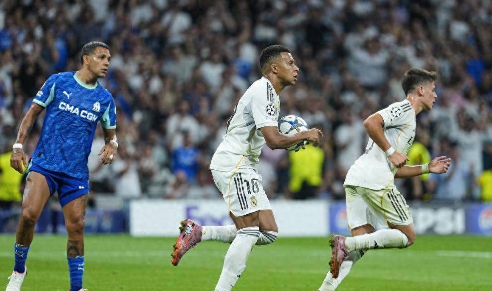 亚博体育APP-转折点！皇家马德里战术微调，足总杯冲刺阶段攻防权衡，气氛紧张，轮换策略成焦点-亚博体育APP