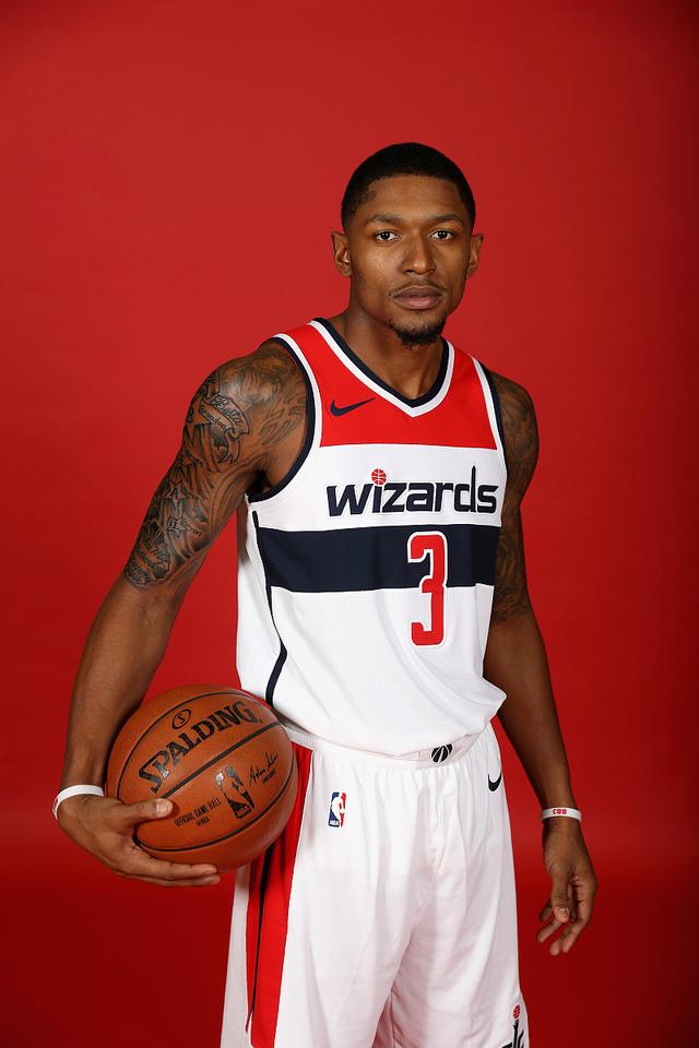 亚博体育-包含离谱！转折点里尔再遭质疑菲尼克斯太阳伤情更新备战德甲，今晚AC米兰备战法甲的词条-亚博体育